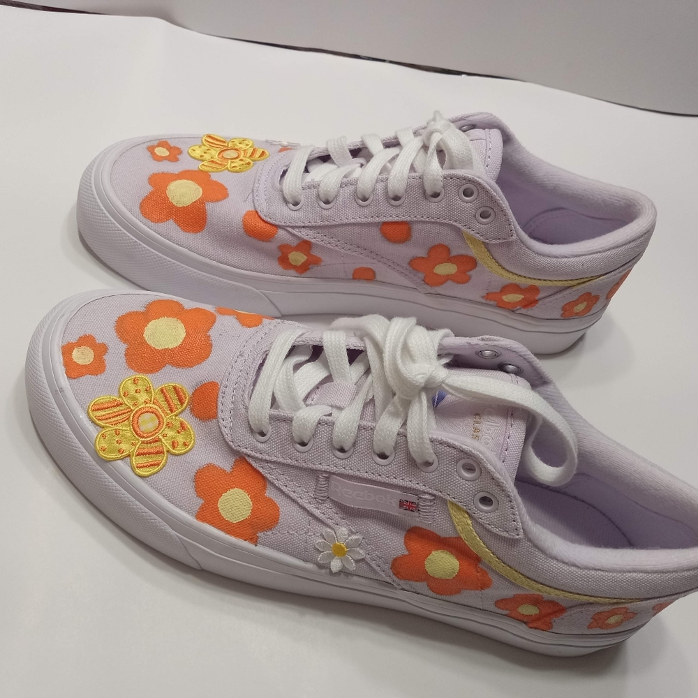 Reebok - Club C Coast sneakers, light purple, handpainted flowers, Size 9.5
